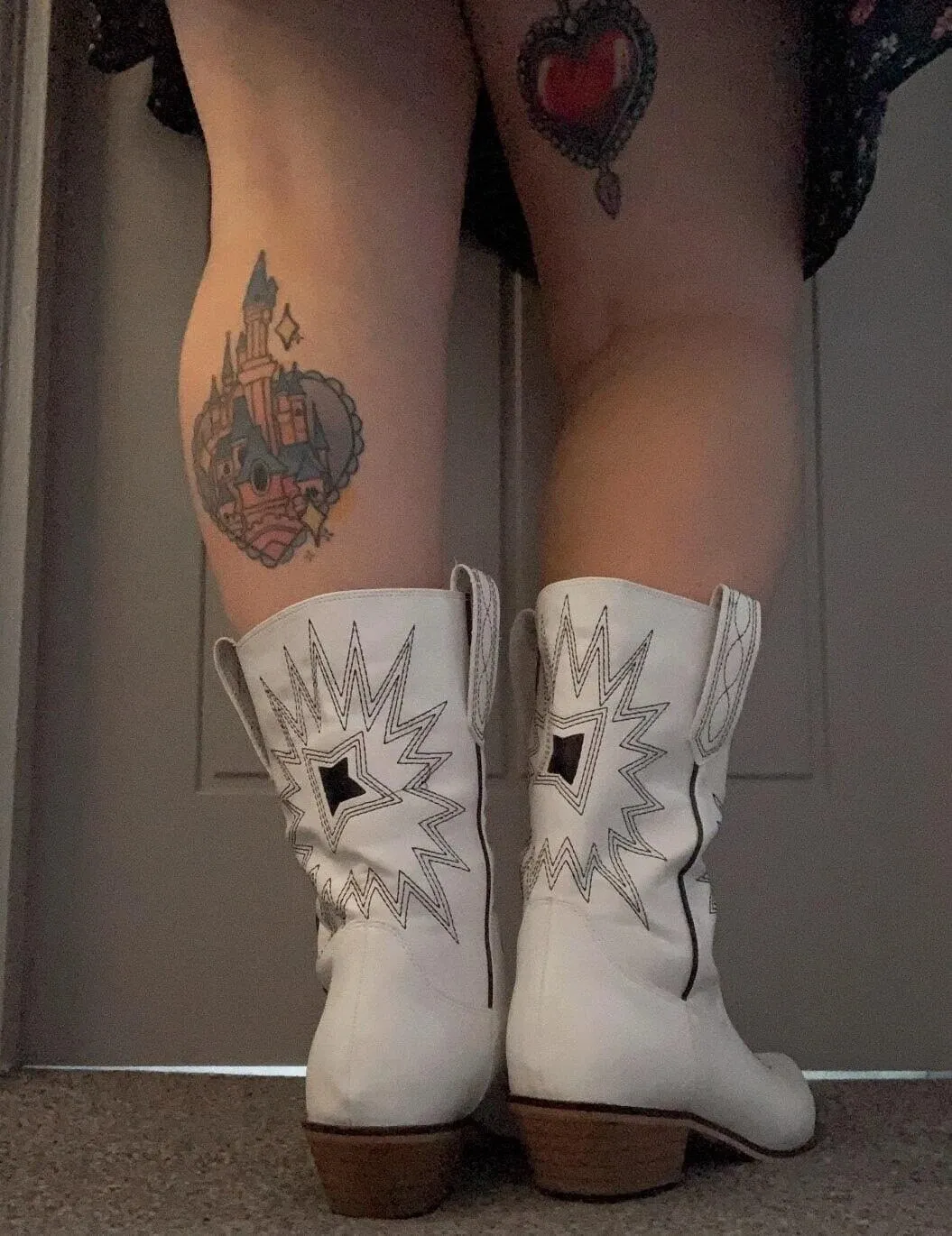 Women Pointed Toe Embroidered Boots Low Heel Block Heel Boots